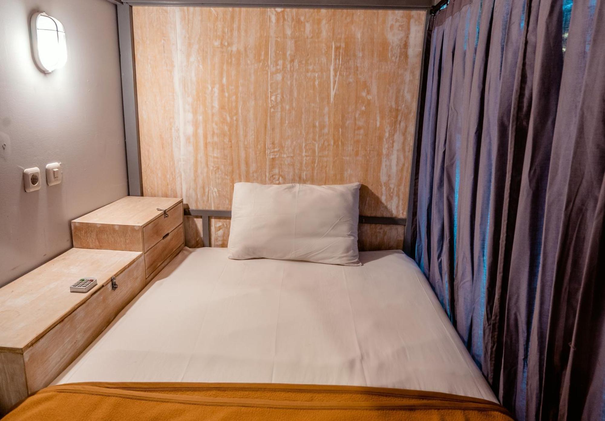 Lushy Hostel Nusa Penida Toyapakeh ภายนอก รูปภาพ