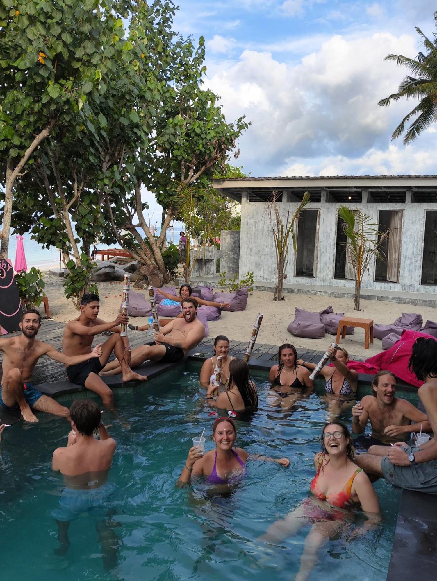 Lushy Hostel Nusa Penida Toyapakeh ภายนอก รูปภาพ